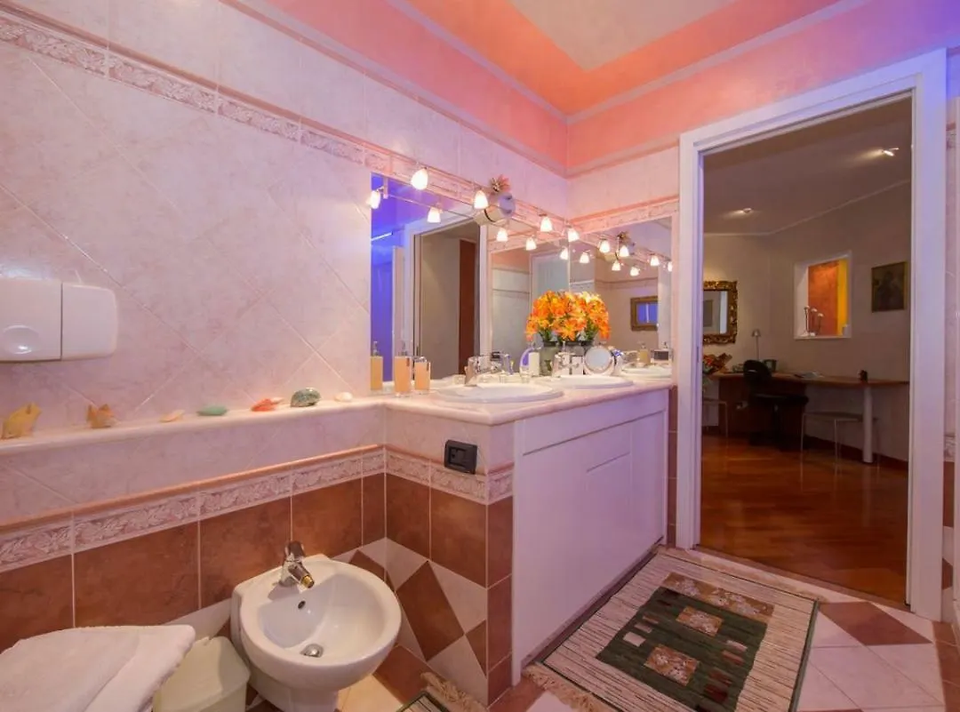 Apartment Lo Specchio Sul Lago - The House Of Travelers Como