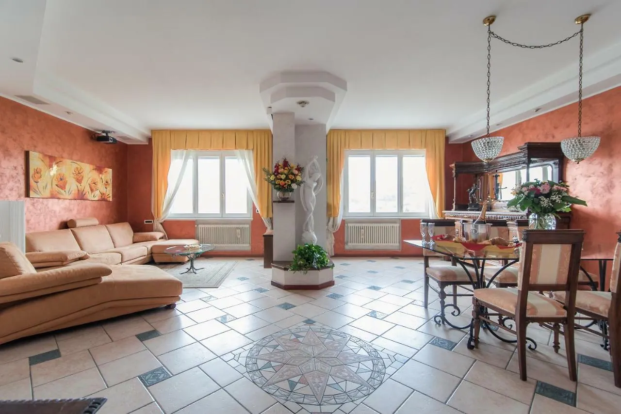 Apartment Lo Specchio Sul Lago - The House Of Travelers Como Italy